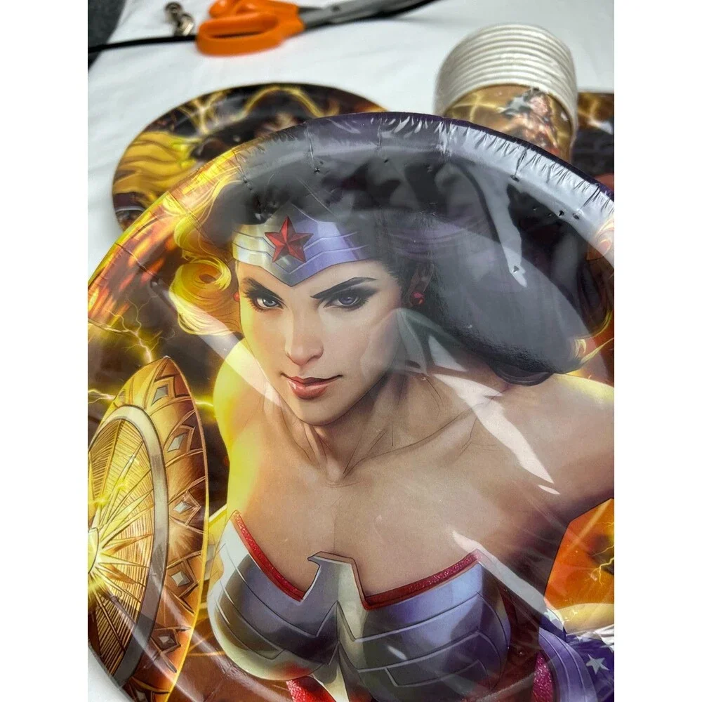 Wonder Woman Party Supplies Set Plates Cups Napkins Forks New 10 Guest